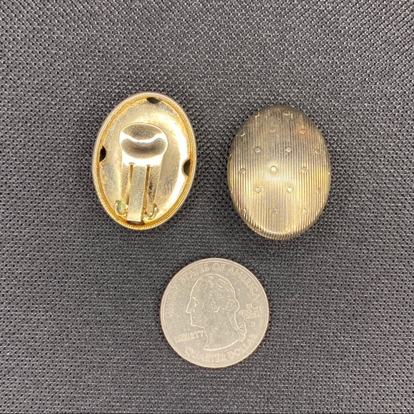 Vintage Lined & Dotted Silver Clip On Earrings - Picture 6 of 6